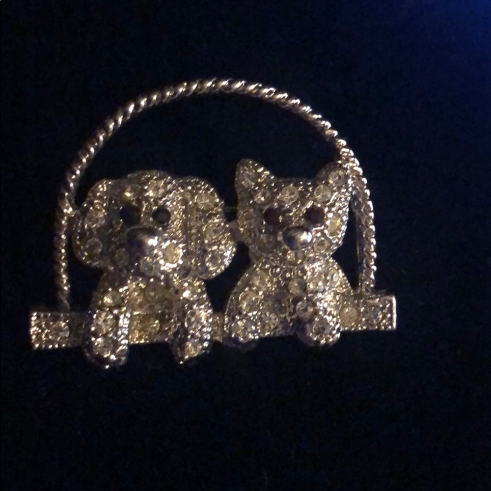 Kitty puppy pin